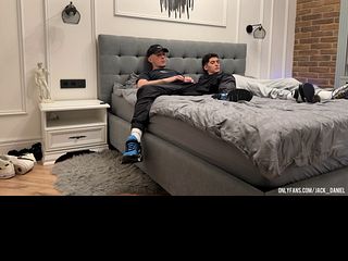 Two friends jerk off together