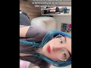 hot de pelo azul