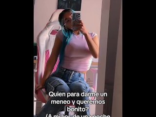 chica hot pelo azul