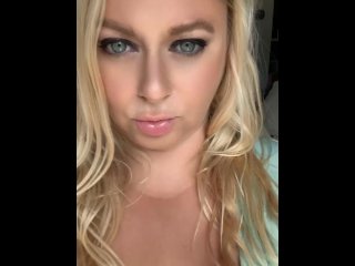 Huge titty milf!
